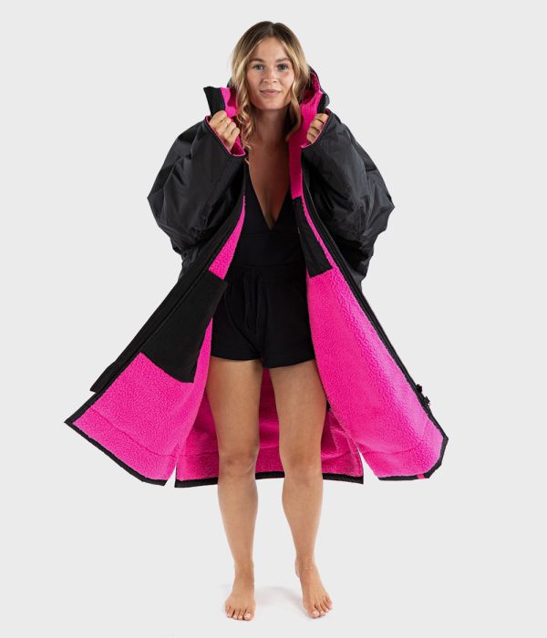 dryrobe long sleeve changing robe black & pink